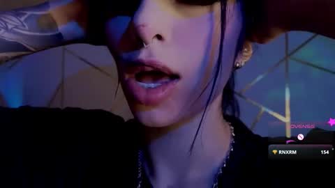 Snapshot of hollyxx_ chatting on February 2, 6:17 pm holly online show from February 2, 6:17 pm