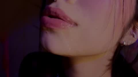 Snapshot of hollyxx_ chatting on February 10, 1:21 am holly online show from February 10, 1:21 am