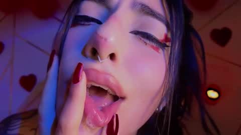 Snapshot of hollyxx_ chatting on February 13, 3:02 am holly online show from February 13, 3:02 am