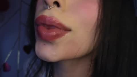 holly online show from March 6, 3:25 am