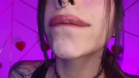 holly online show from March 10, 2:16 am