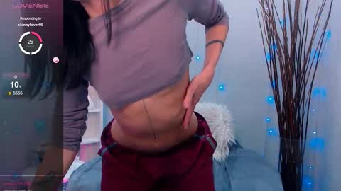 Snapshot of holy_girl_x chatting on September 27, 2:05 am Holy girl online show from September 27, 2:05 am