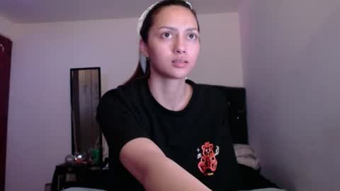 holy_julii online show from July 1, 3:52 am
