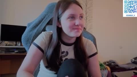 Snapshot of holy_kveta chatting on February 4, 3:12 am Kviki online show from February 4, 3:12 am