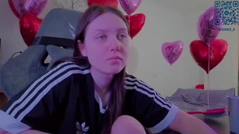 Snapshot of holy_kveta chatting on February 14, 3:03 am Kviki online show from February 14, 3:03 am