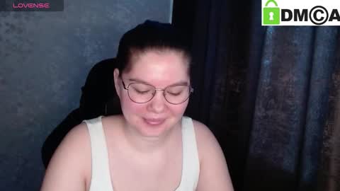 Snapshot of holy_michela chatting on February 3, 6:22 am Welcome guys Pleasure to see you all here My name is MichaelaTip menu is active Private is open online show from February 3, 6:22 am