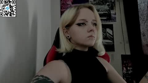 Snapshot of holy_mistresss chatting on July 18, 10:08 am holy_mistresss online show from July 18, 10:08 am