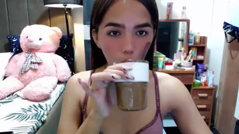 holy_molly1 online show from November 18, 1:11 am