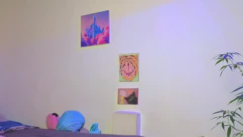 Snapshot of holy_taby_ chatting on May 27, 11:24 pm online show from May 27, 11:24 pm
