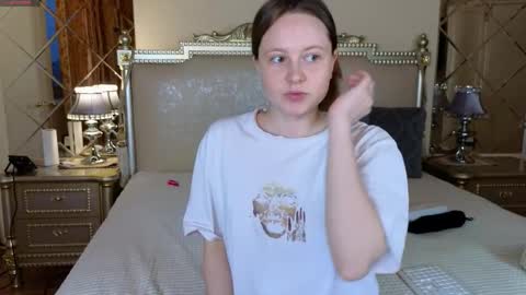 holybabydoll online show from November 29, 11:24 am