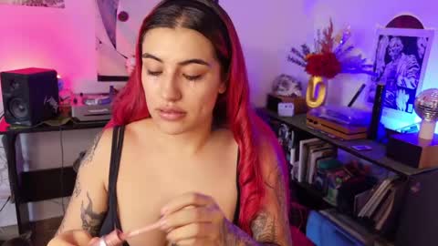   online show from May 18, 10:15 pm
