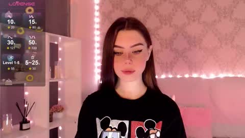 Mia online show from October 3, 3:25 am