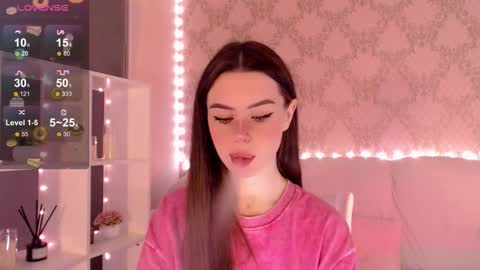 Mia online show from October 13, 3:39 am