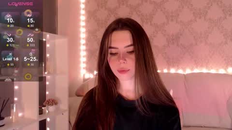 Mia online show from November 6, 3:29 am