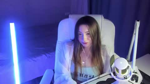 holypolys online show from January 15, 4:44 pm