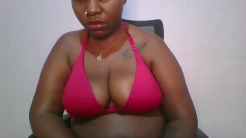 Snapshot of honey_beb chatting on October 8, 6:05 pm honey_beb online show from October 8, 6:05 pm
