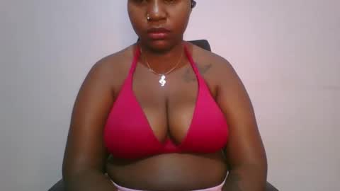 Snapshot of honey_beb chatting on October 11, 3:17 am honey_beb online show from October 11, 3:17 am