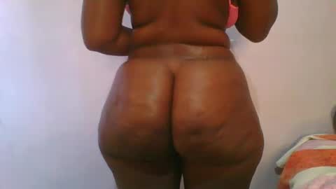 Snapshot of honey_beb chatting on October 17, 5:43 am honey_beb online show from October 17, 5:43 am
