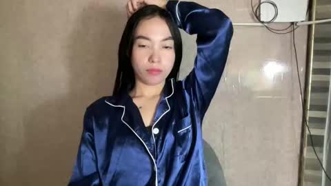 honey_cake623321 online show from May 7, 11:59 am