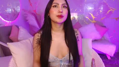 honey_doll_x online show from April 23, 4:35 am