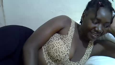 Snapshot of honey_dripe chatting on April 14, 5:08 pm flozzy online show from April 14, 5:08 pm