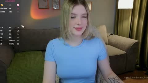 Lina online show from March 31, 2:13 am