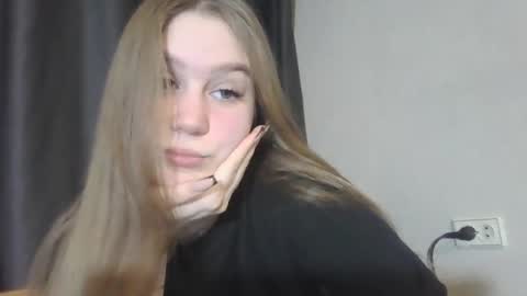 honey_lolaaa online show from November 28, 4:20 pm