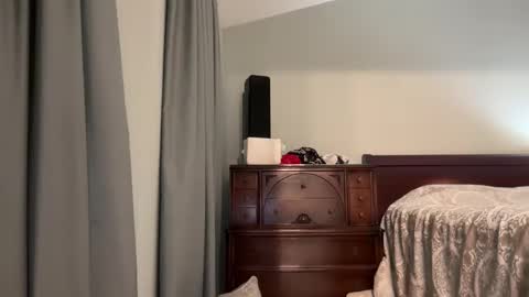 Snapshot of honey_man14 chatting on April 20, 4:43 pm honey_man14 online show from April 20, 4:43 pm