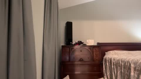 Snapshot of honey_man14 chatting on April 21, 6:23 pm honey_man14 online show from April 21, 6:23 pm