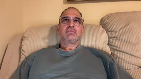 Snapshot of honey_man14 chatting on June 17, 3:31 am honey_man14 online show from June 17, 3:31 am