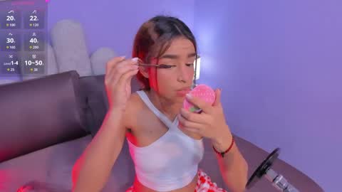 honey_sofii_ online show from May 30, 11:40 am