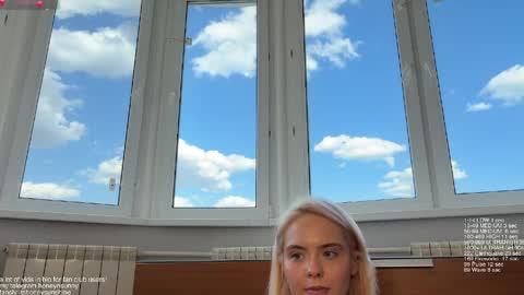 Snapshot of honey_sunshine chatting on April 4, 12:24 pm Jenyanew vid how I squirt in forest in bio online show from April 4, 12:24 pm