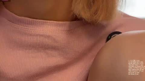 Snapshot of honey_sunshine chatting on April 8, 10:37 am Jenyanew vid how I squirt in forest in bio online show from April 8, 10:37 am