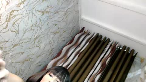 honey_swellens online show from February 10, 4:00 pm