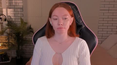 Snapshot of honeyautumn chatting on December 5, 11:51 pm honeyautumn online show from December 5, 11:51 pm