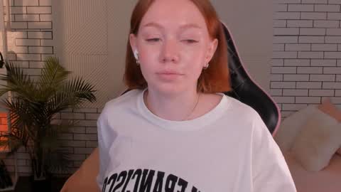 Snapshot of honeyautumn chatting on December 12, 3:10 am honeyautumn online show from December 12, 3:10 am