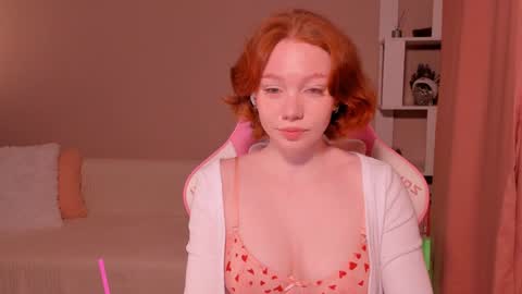 Snapshot of honeyautumn chatting on December 25, 12:27 am honeyautumn online show from December 25, 12:27 am