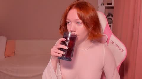 Snapshot of honeyautumn chatting on December 30, 12:11 am honeyautumn online show from December 30, 12:11 am