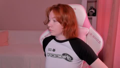 Snapshot of honeyautumn chatting on February 6, 3:27 am honeyautumn online show from February 6, 3:27 am