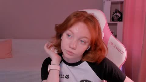 Snapshot of honeyautumn chatting on February 6, 6:29 am honeyautumn online show from February 6, 6:29 am