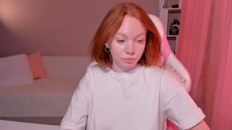 Snapshot of honeyautumn chatting on February 18, 2:59 am honeyautumn online show from February 18, 2:59 am