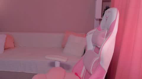 Snapshot of honeyautumn chatting on February 24, 3:33 am honeyautumn online show from February 24, 3:33 am