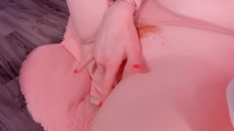 Snapshot of honeyautumn chatting on March 1, 3:43 am honeyautumn online show from March 1, 3:43 am