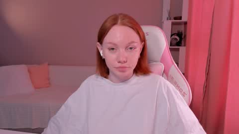 Snapshot of honeyautumn chatting on March 4, 3:55 am honeyautumn online show from March 4, 3:55 am