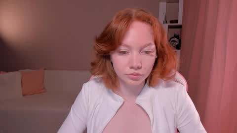 Snapshot of honeyautumn chatting on March 10, 12:51 am honeyautumn online show from March 10, 12:51 am