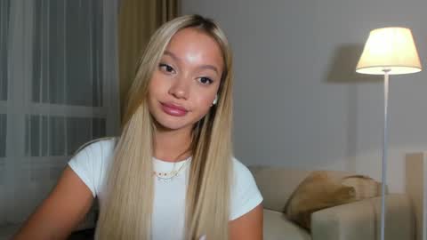 Snapshot of honeybae3 chatting on December 18, 4:28 pm Kira Instagram asaphoney Fansly asaphoney online show from December 18, 4:28 pm