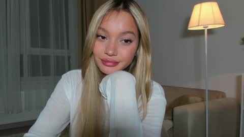 Snapshot of honeybae3 chatting on December 29, 3:35 pm Kira Instagram asaphoney Fansly asaphoney online show from December 29, 3:35 pm