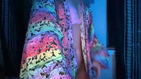 Snapshot of honeybun_z chatting on February 7, 6:03 am honeybun_z online show from February 7, 6:03 am