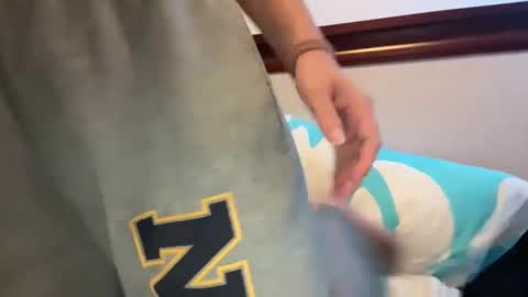 Snapshot of honeybun_z chatting on October 7, 10:51 pm honeybun_z online show from October 7, 10:51 pm