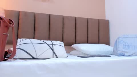 honeygray02 online show from December 18, 3:23 am